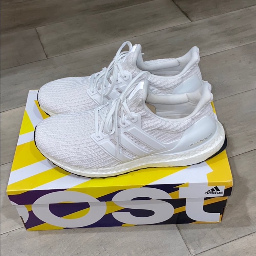 White Adidas’s ultras boost